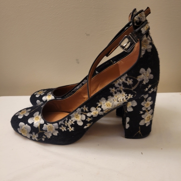 Franco Sarto Floral Ankle Strap Pumps - Size:11 - Picture 5 of 9